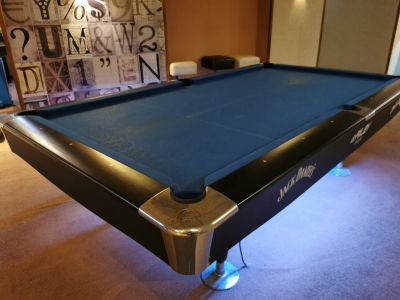 Second-Hand Professional 9-Feet Pool Table RILEY BURWAT Limited Edition 